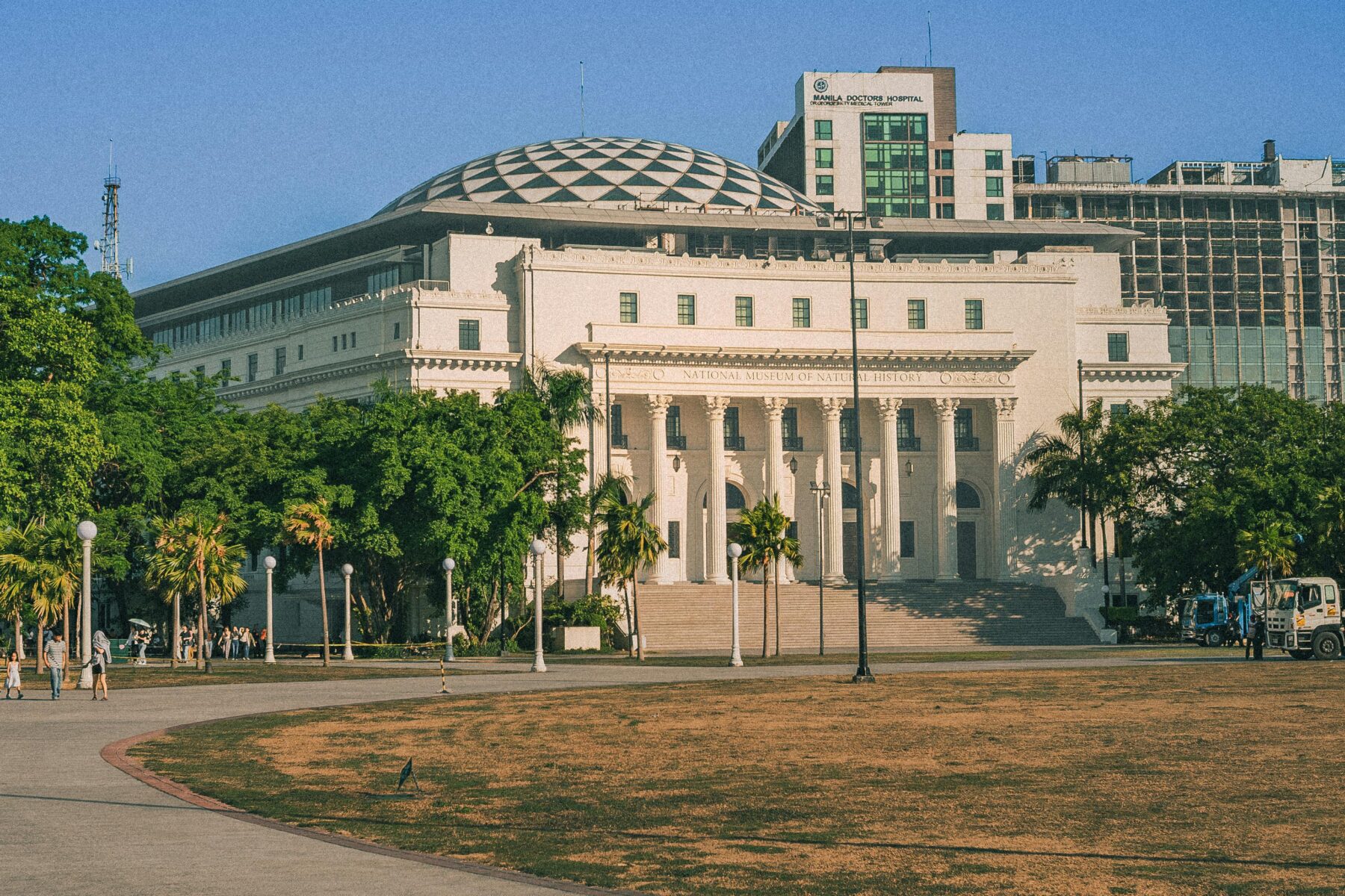 Things to Do in Manila: Insider Guide to Attractions, History & Local Realities