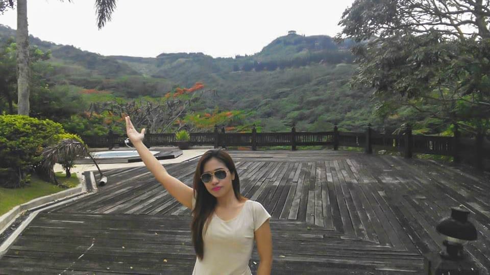 Cheche enjoying Tagaytay Highlands