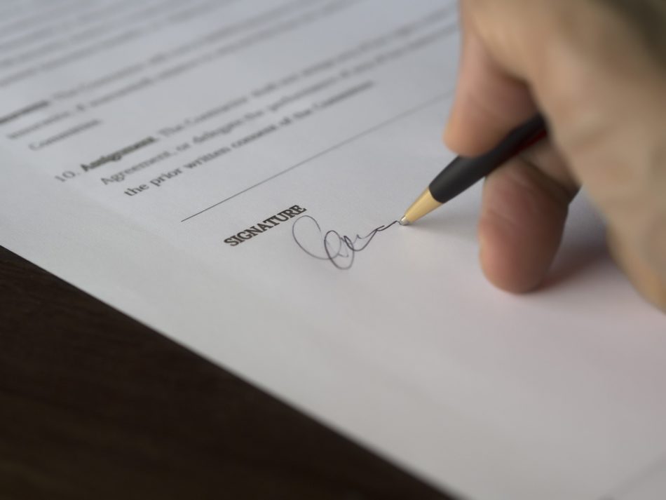 Buying a house in the Philippines - signing papers